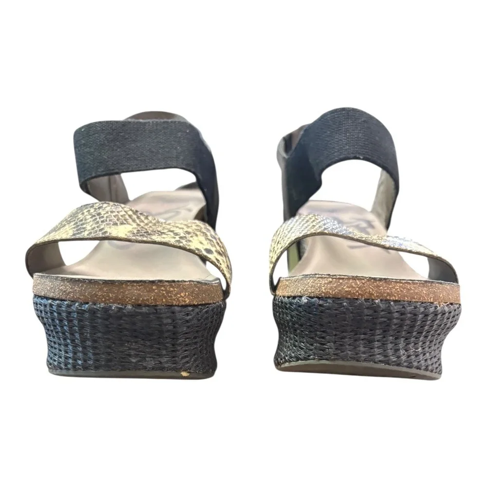 OTBT Bushnell sz‎ 10 Wedge Snake Embossed Leather Heels Sandals EUC